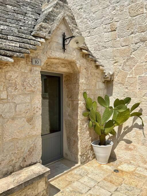Апартаменти Iconico - Authentic Trulli Experience Чистерніно Екстер'єр фото
