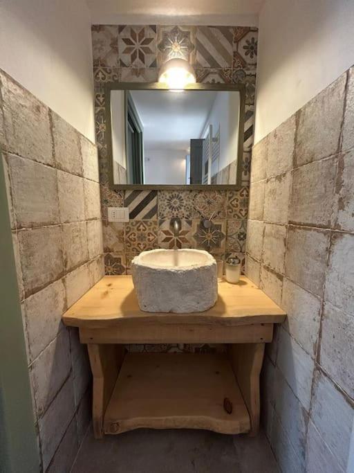 Апартаменти Iconico - Authentic Trulli Experience Чистерніно Екстер'єр фото